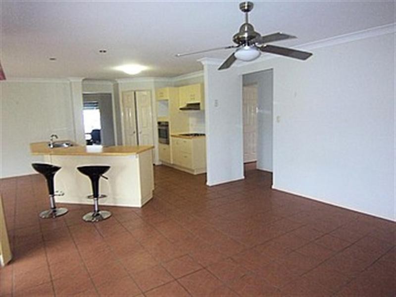 14 Lakes Entrance, Meadowbrook QLD 4131