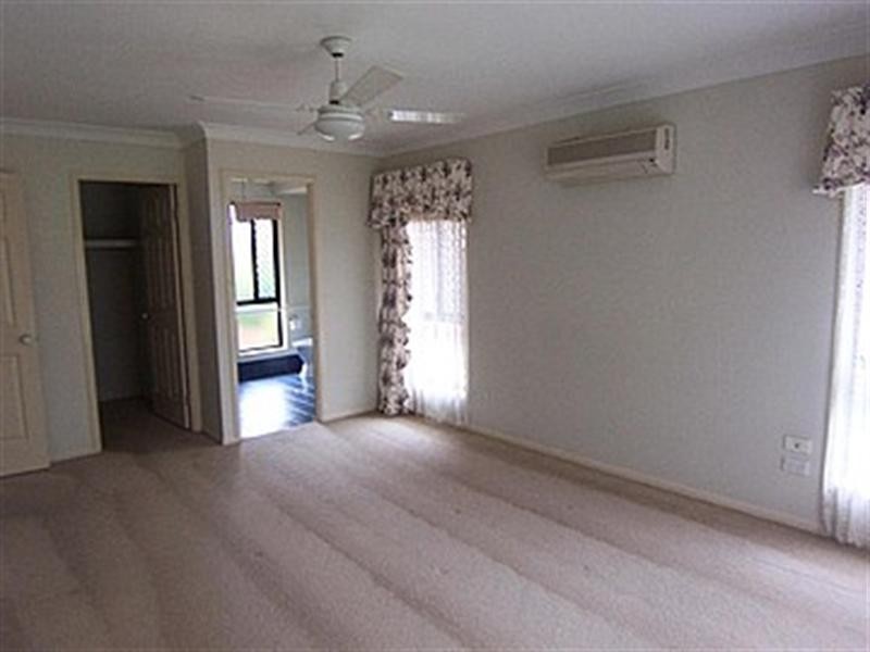 14 Lakes Entrance, Meadowbrook QLD 4131