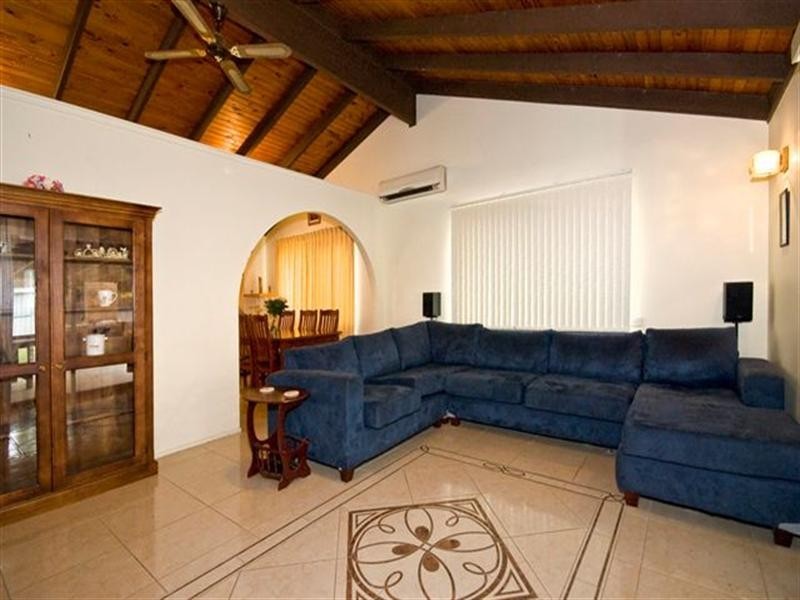 43 Jilbard Drive, Springwood QLD 4127