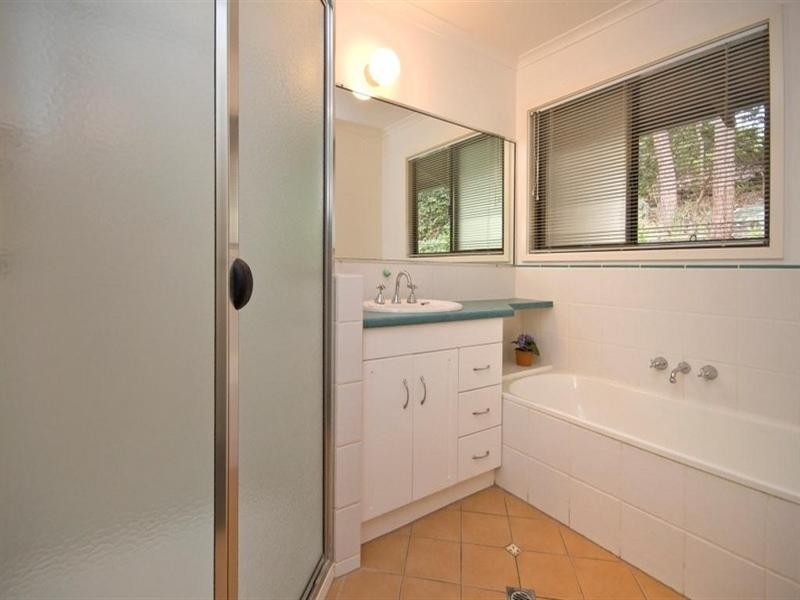 12 Lynshanel Court, Springwood QLD 4127