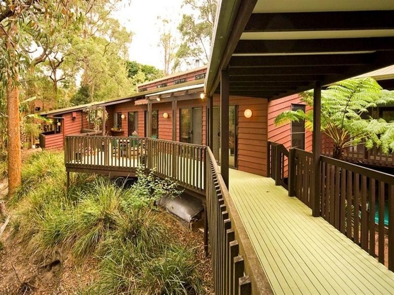 12 Lynshanel Court, Springwood QLD 4127