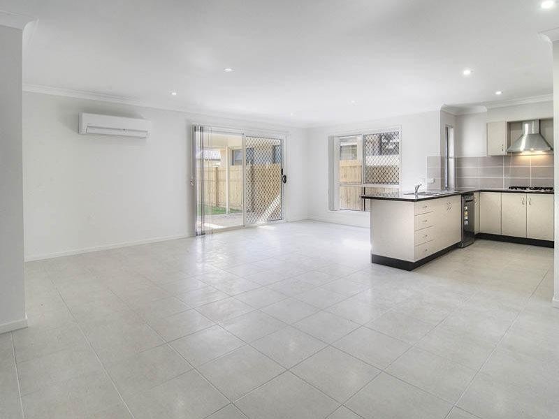 16 Kenilworth Crescent, Waterford QLD 4133