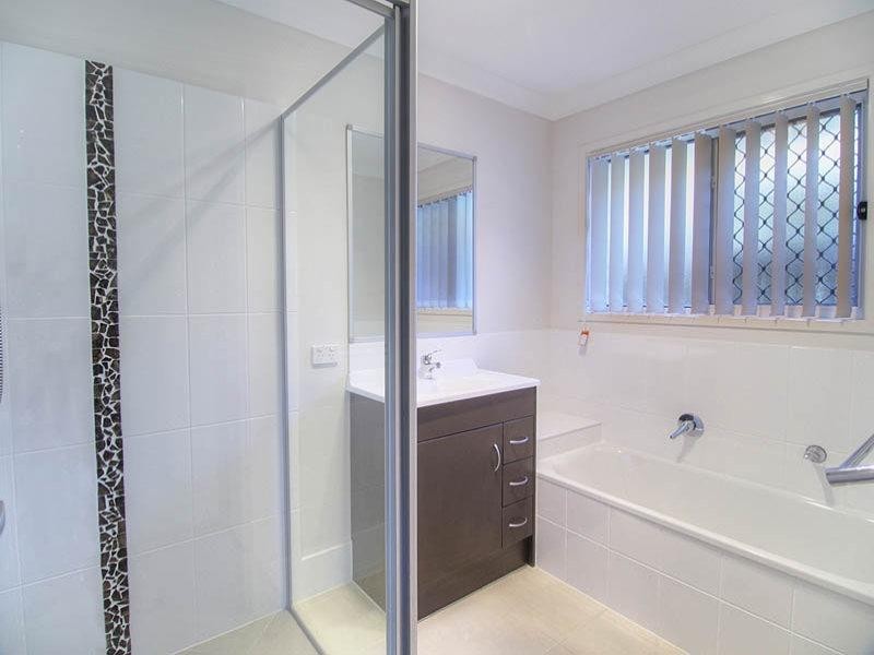 16 Kenilworth Crescent, Waterford QLD 4133