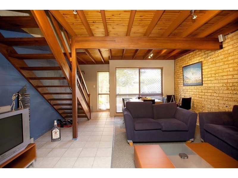 2/21 Chatswood Road, Daisy Hill QLD 4127