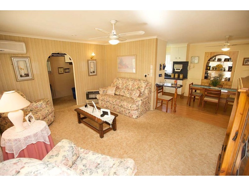 5 Rholanda Crescent, Springwood QLD 4127