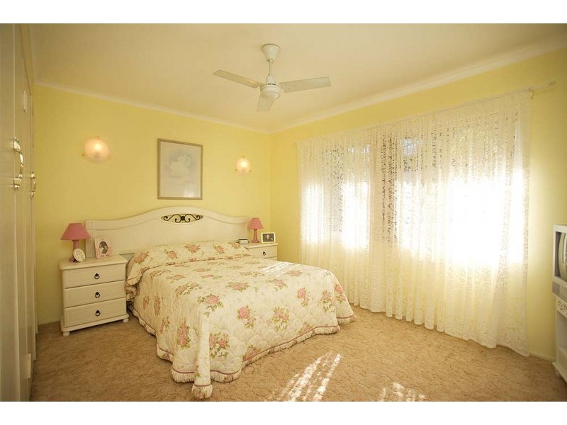 5 Rholanda Crescent, Springwood QLD 4127