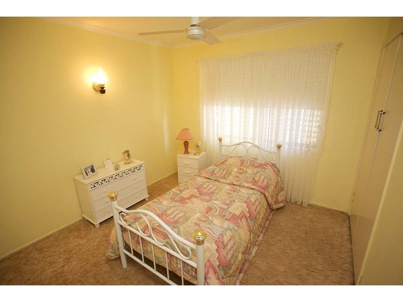 5 Rholanda Crescent, Springwood QLD 4127