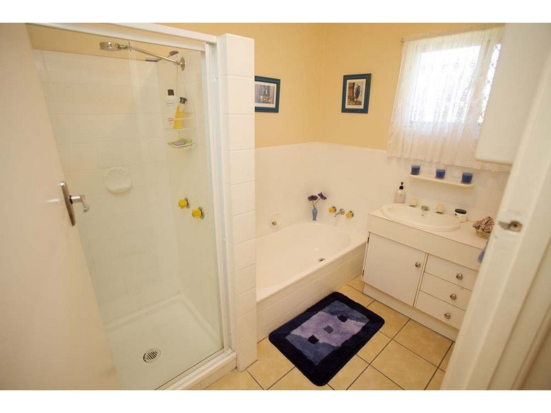 5 Rholanda Crescent, Springwood QLD 4127