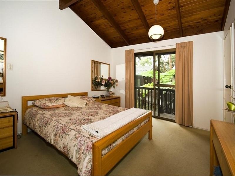 12 Lynshanel Court, Springwood QLD 4127