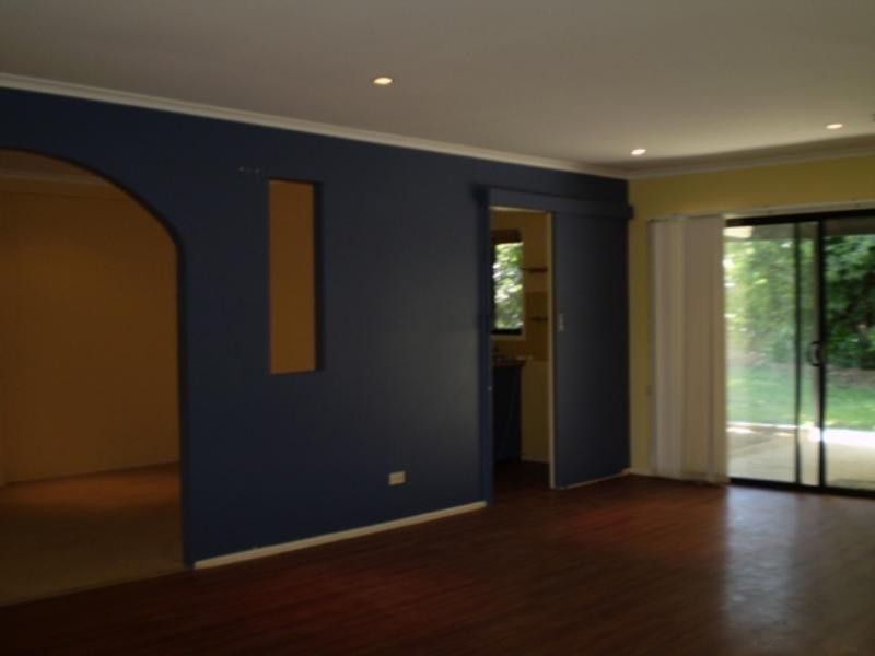 18 Barbaralla Drive, Springwood QLD 4127