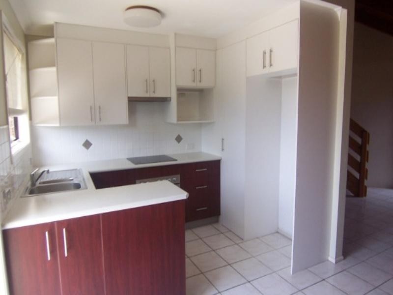 2/95 Barbaralla Drive, Springwood QLD 4127