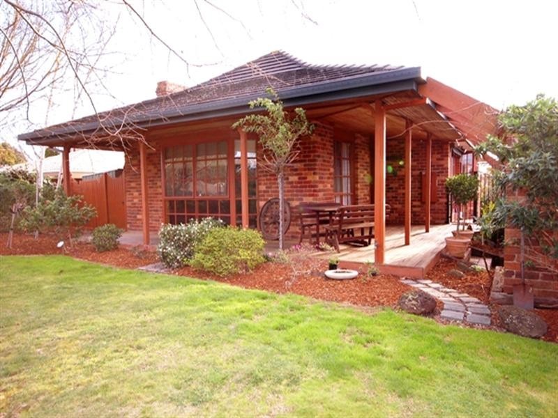 69 Alpine Way, Kilsyth VIC 3137