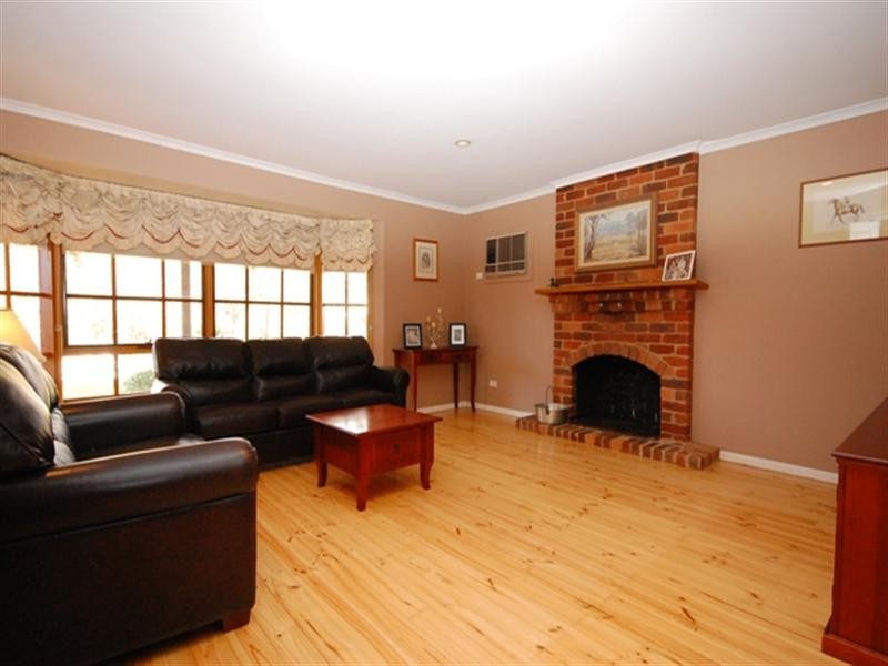 69 Alpine Way, Kilsyth VIC 3137