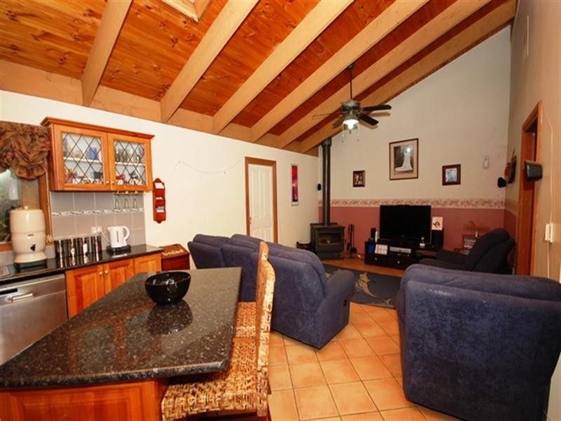 2 Aqueduct Avenue, Mount Evelyn VIC 3796