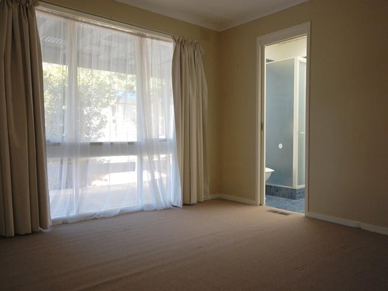 24 Priestley Crescent, Mount Evelyn VIC 3796