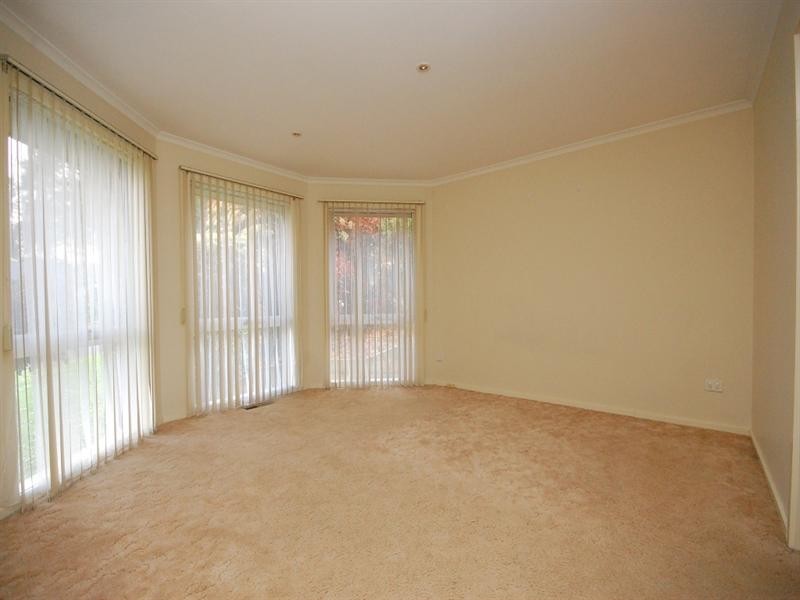 1 Huntingdale Drive, Chirnside Park VIC 3116