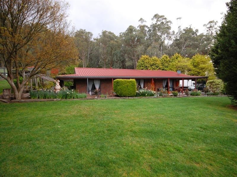 1780 Woods Point Road, Mcmahons Creek VIC 3799