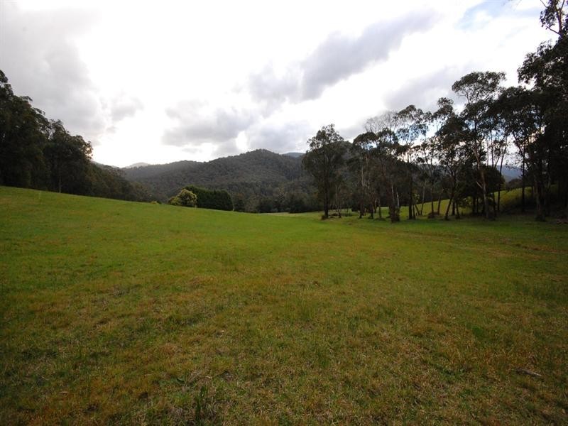 1780 Woods Point Road, Mcmahons Creek VIC 3799