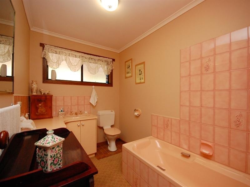 1780 Woods Point Road, Mcmahons Creek VIC 3799