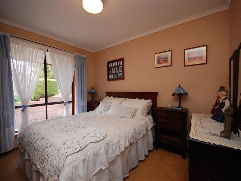 1780 Woods Point Road, Mcmahons Creek VIC 3799