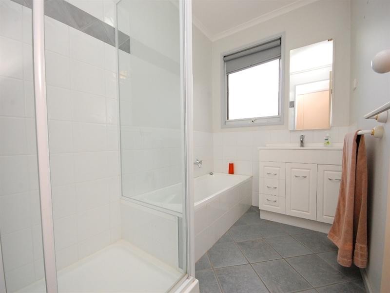 11 Leeds Drive, Kilsyth South VIC 3137