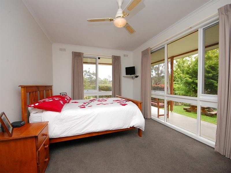 34 Bell Street, Seville VIC 3139