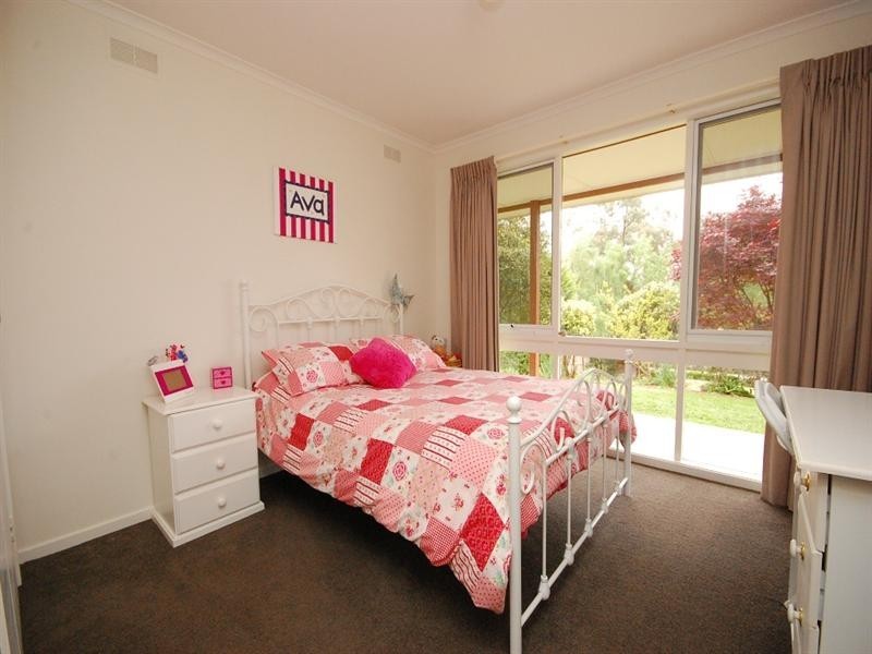 34 Bell Street, Seville VIC 3139