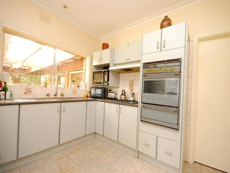 10 Lewis Road, Wandin North VIC 3139