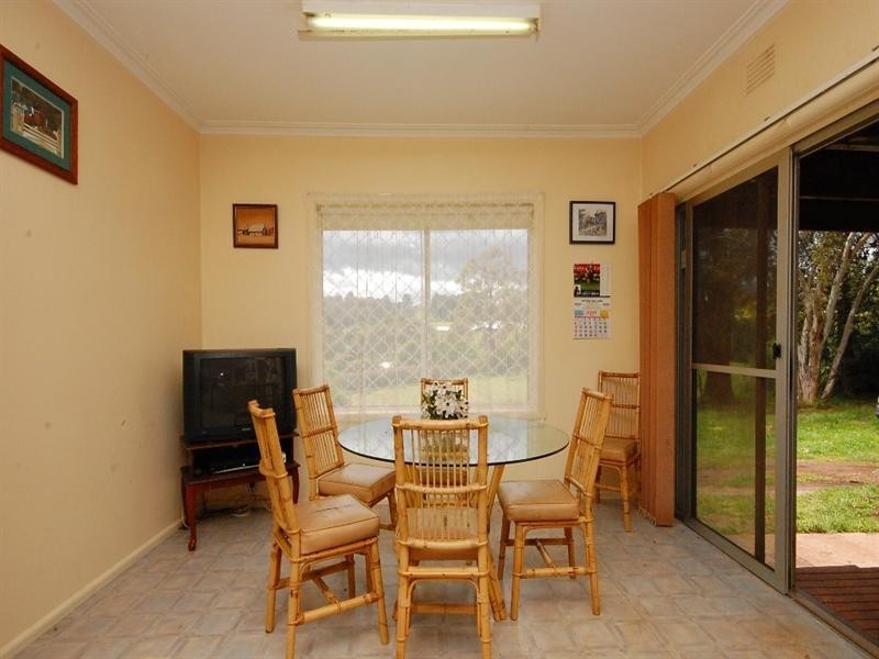10 Lewis Road, Wandin North VIC 3139