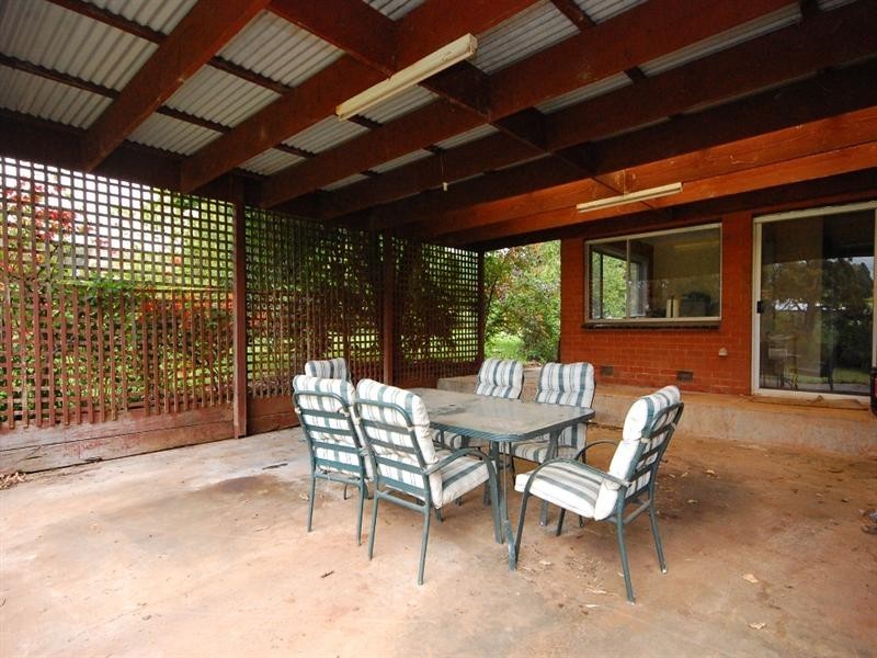 10 Lewis Road, Wandin North VIC 3139