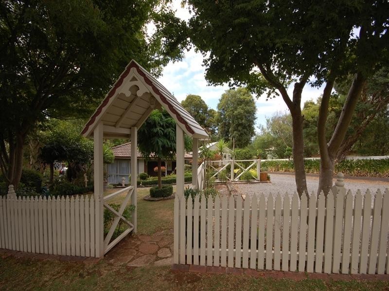 4 Loris Street, Silvan VIC 3795