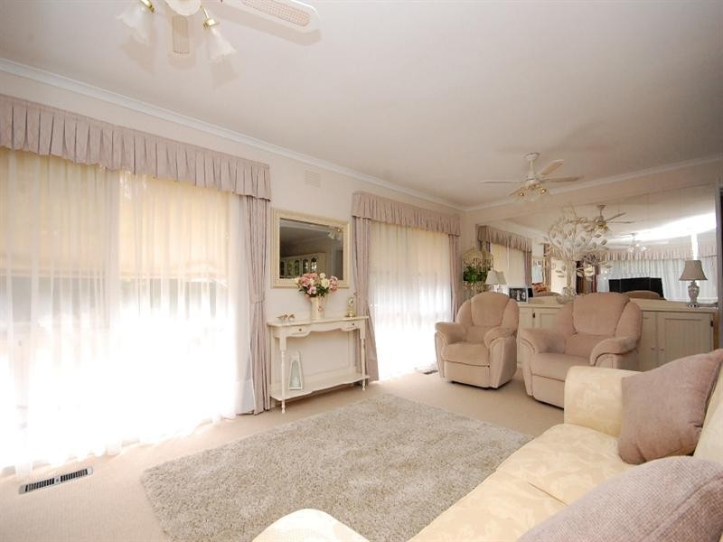 4 Loris Street, Silvan VIC 3795