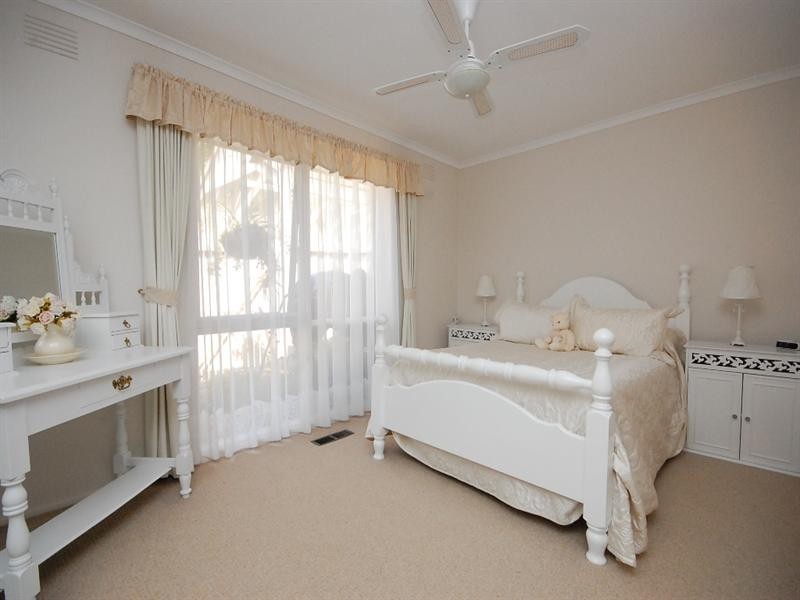 4 Loris Street, Silvan VIC 3795