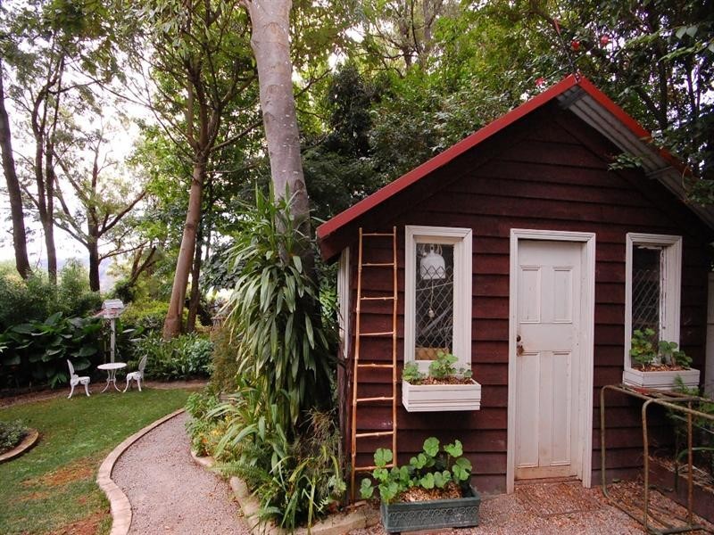 4 Loris Street, Silvan VIC 3795