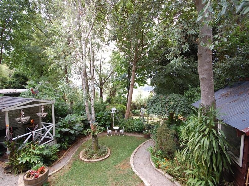 4 Loris Street, Silvan VIC 3795