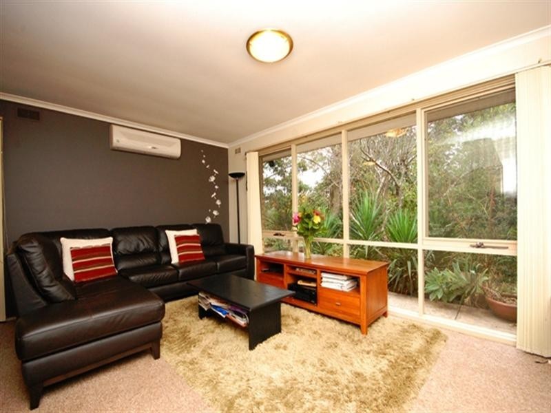 32 Churchill Drive, Mooroolbark VIC 3138