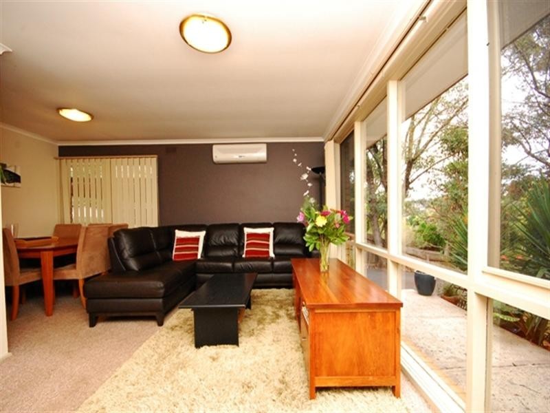 32 Churchill Drive, Mooroolbark VIC 3138