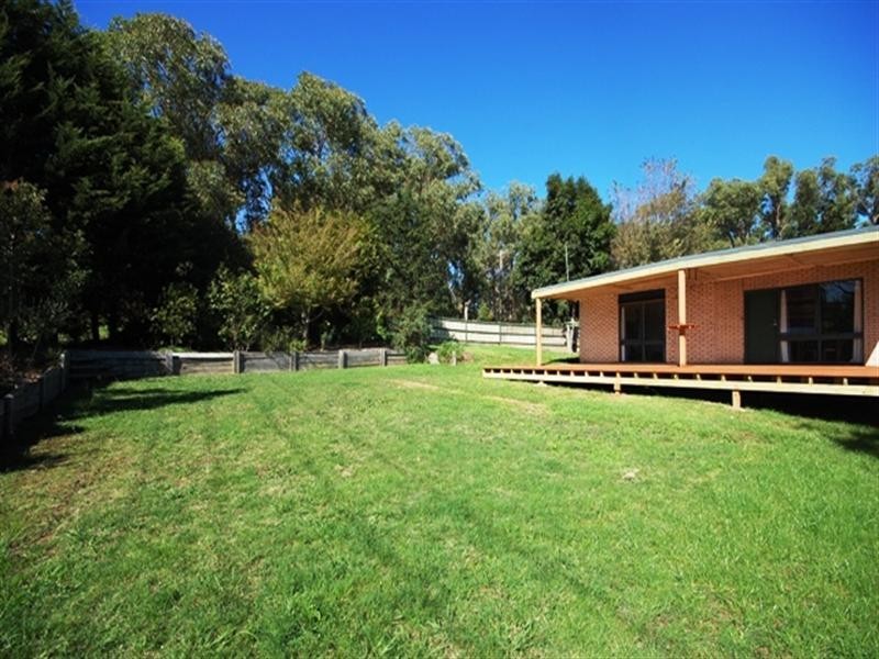 340 Warburton Highway, Wandin North VIC 3139