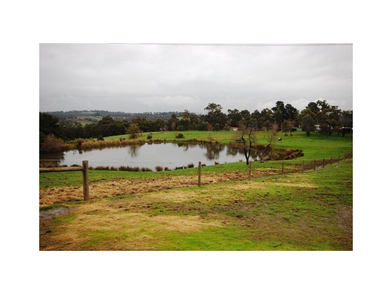 856 Warburton Highway, Seville East VIC 3139