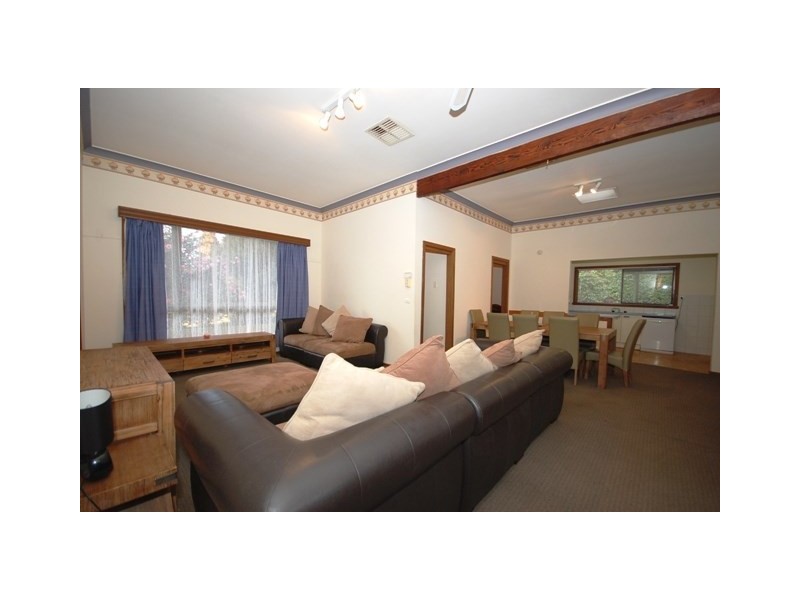 330 Warburton Highway, Wandin North VIC 3139