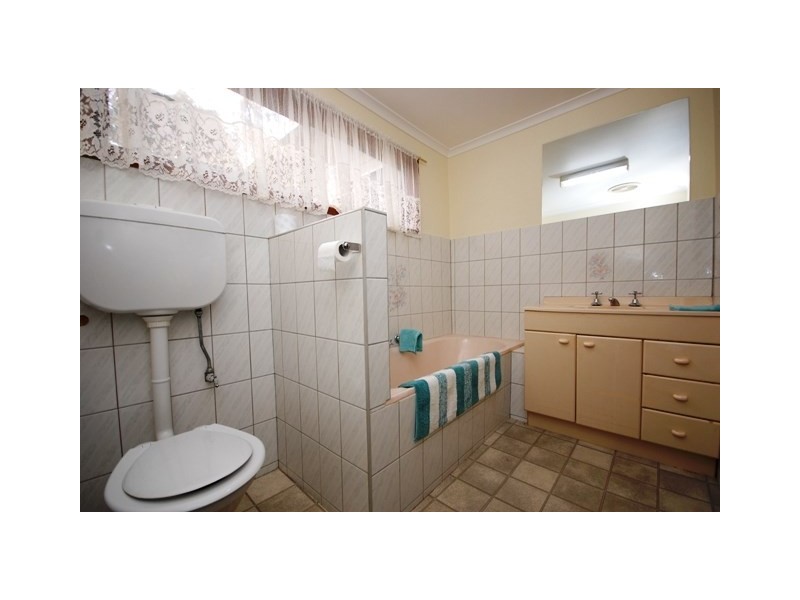 330 Warburton Highway, Wandin North VIC 3139