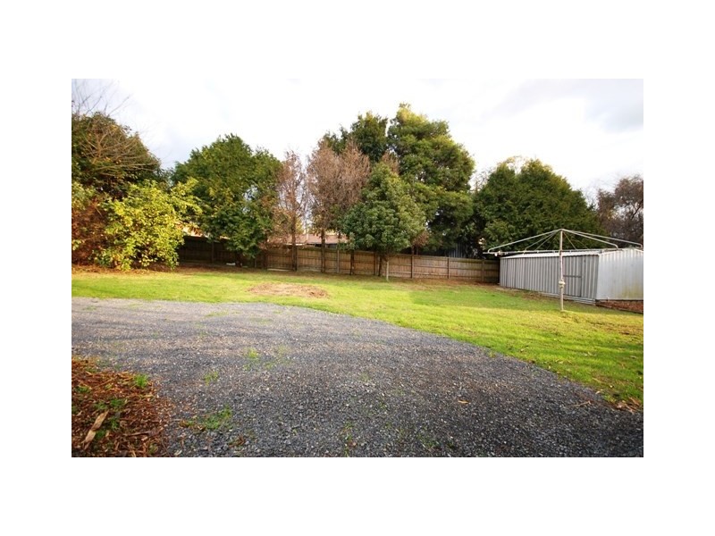 330 Warburton Highway, Wandin North VIC 3139