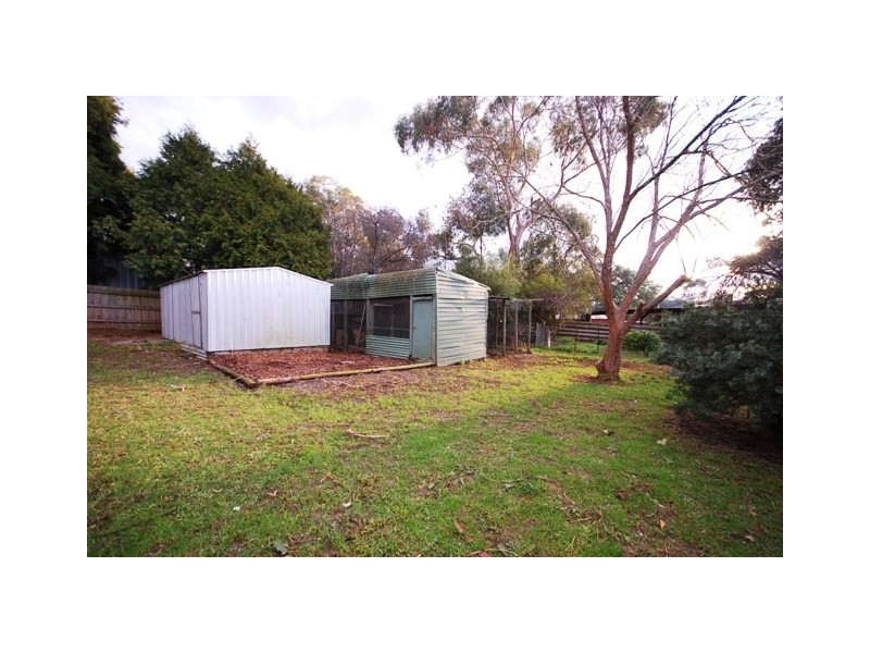 330 Warburton Highway, Wandin North VIC 3139