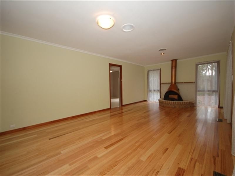 8 Murrumbung Road, Mount Evelyn VIC 3796
