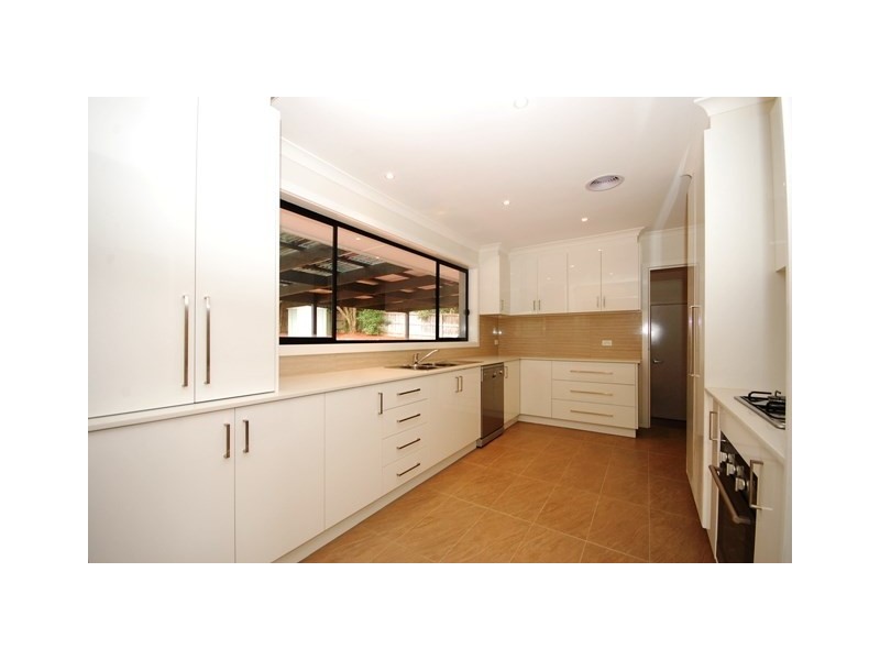 11 Bristol Court, Kilsyth VIC 3137