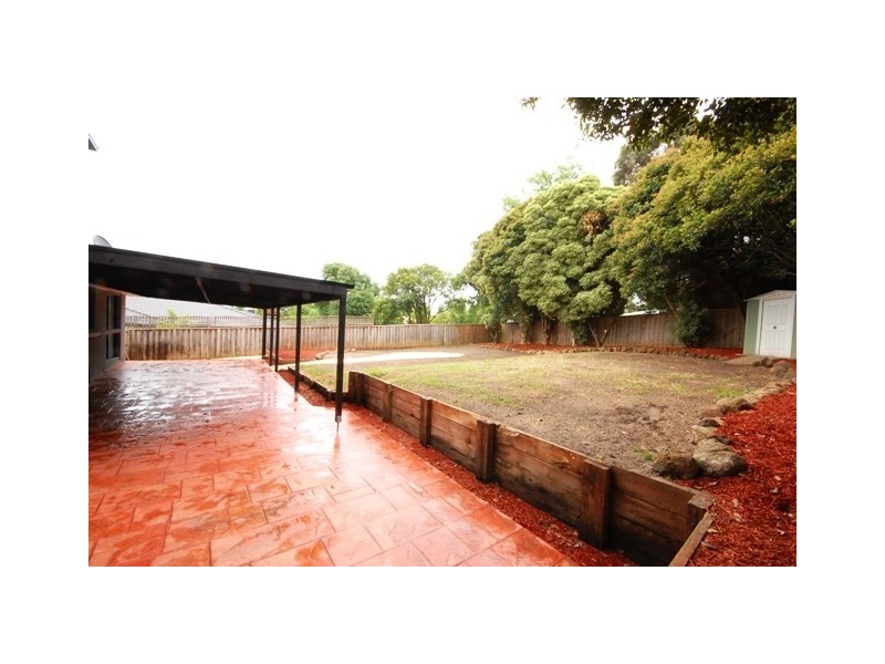 11 Bristol Court, Kilsyth VIC 3137
