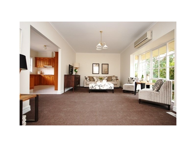 2/18 Baldwin Road, Blackburn VIC 3130