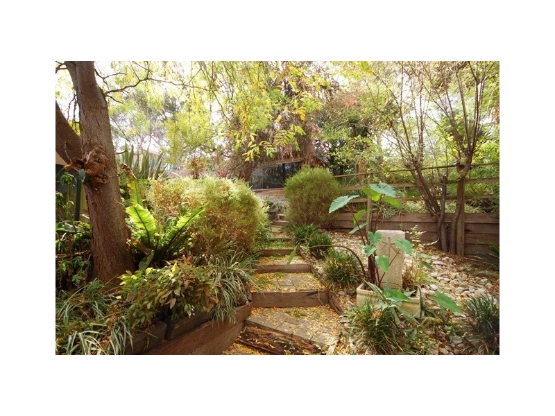 9 Alawara Drive, Mooroolbark VIC 3138