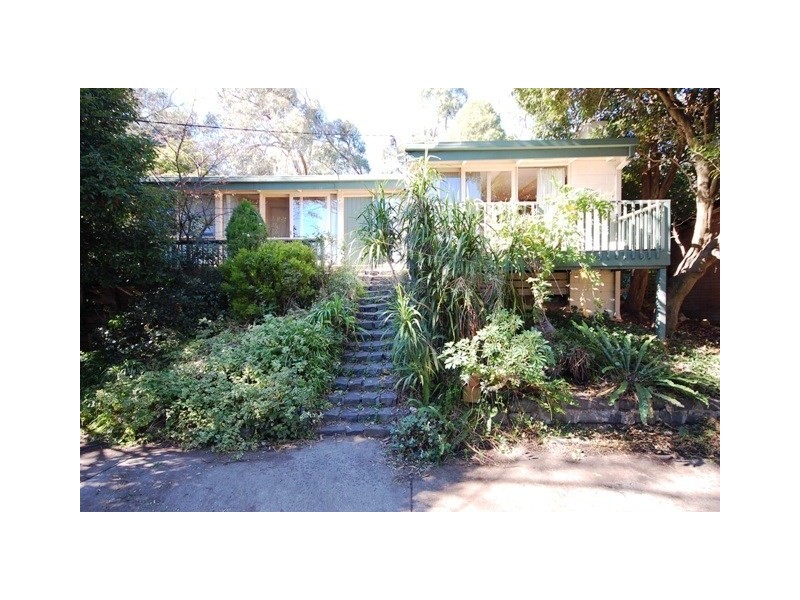 10 Summerhill Road, Montrose VIC 3765