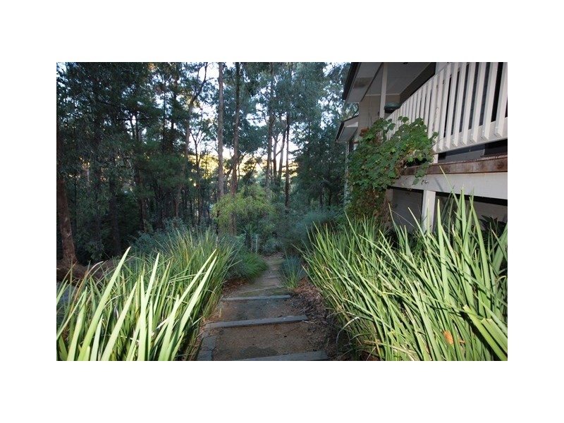 16 a Joy Avenue, Mount Evelyn VIC 3796